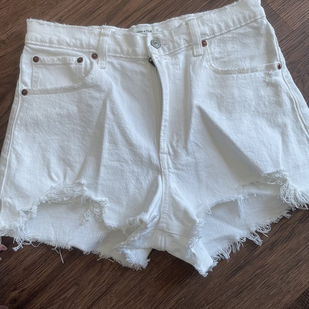 Abercrombie and Fitch The Cutoff Short High Rise in White Size 4/27